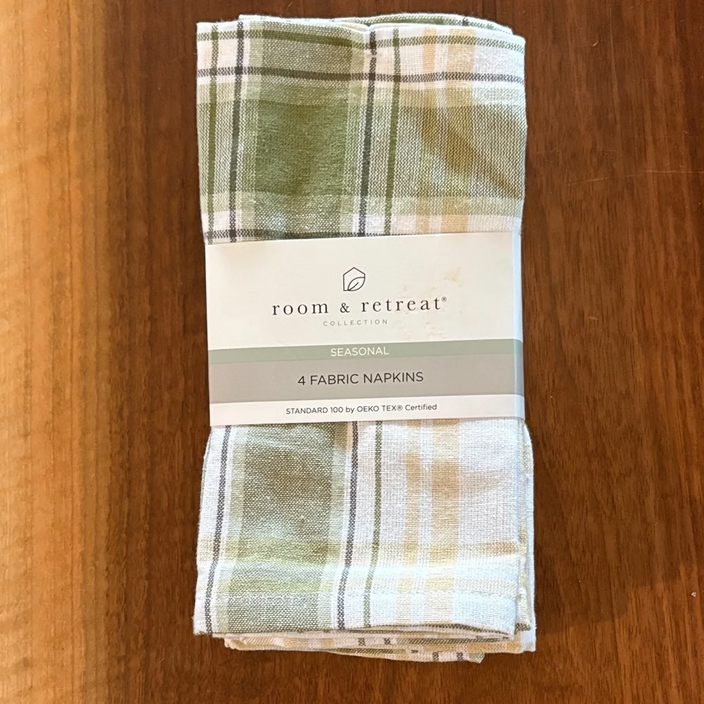 Set of (4) Green Plaid Fabric Napkins